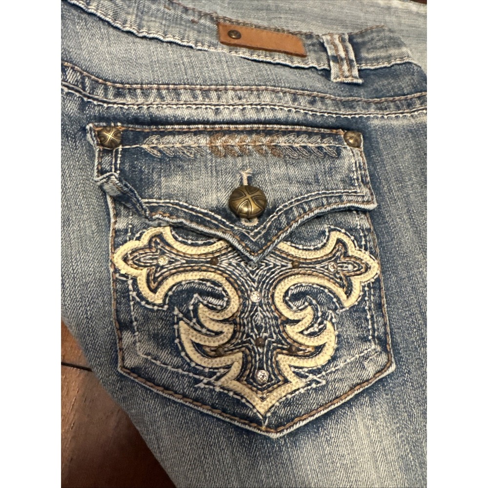Antique Rivet Jeans Women's 36 Light Wash Distressed‎ Bootcut Embellished Pocket